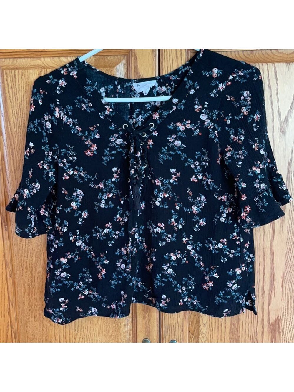 Adorable ACE top size S 🥰